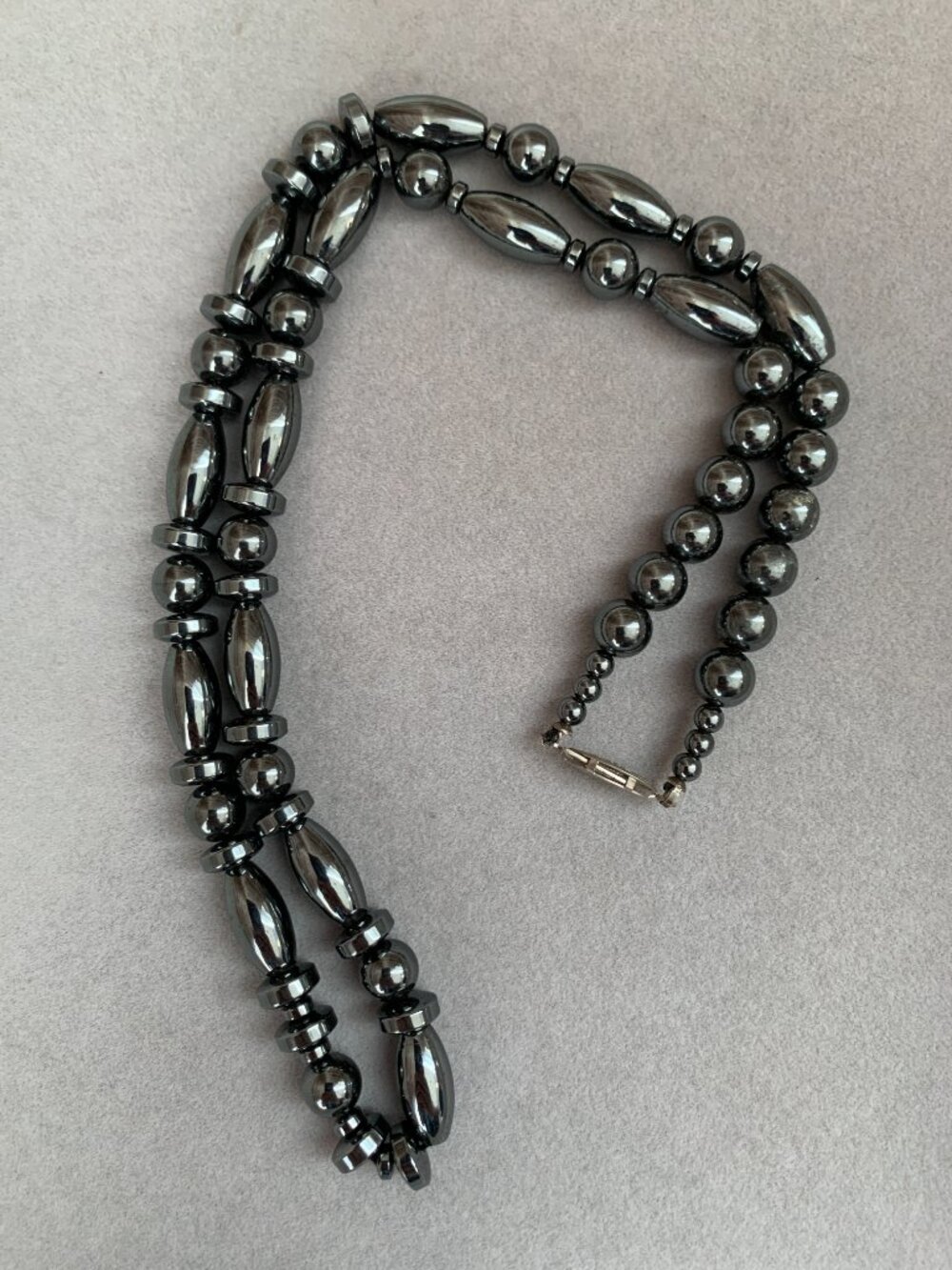 VTG 22–23” Metallic Hematite‑Style Beaded Necklace – Up to 8 mm